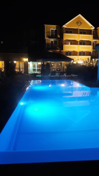 Pool Schlössl Hotel Kindl