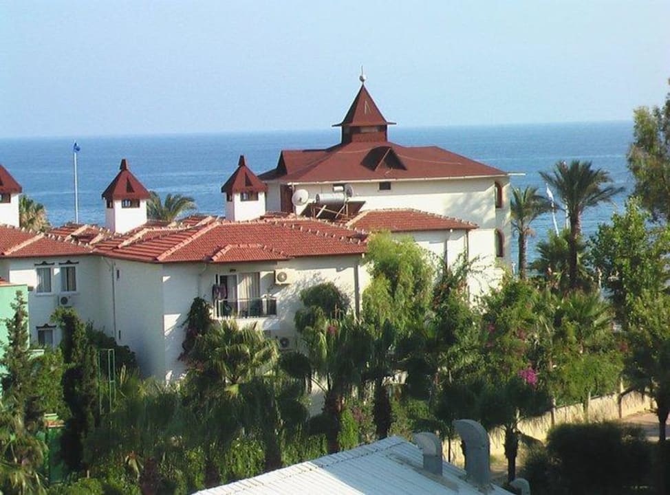 Das Nebengebäude des Hotels mit Blick auf das Meer Hotel Club Tess