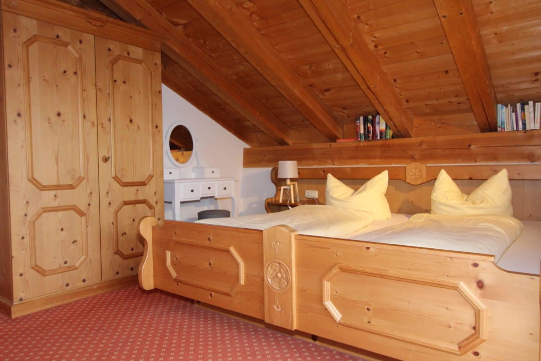 Schlafzimmer mit Doppelbett Ferienwohnung Bergnest