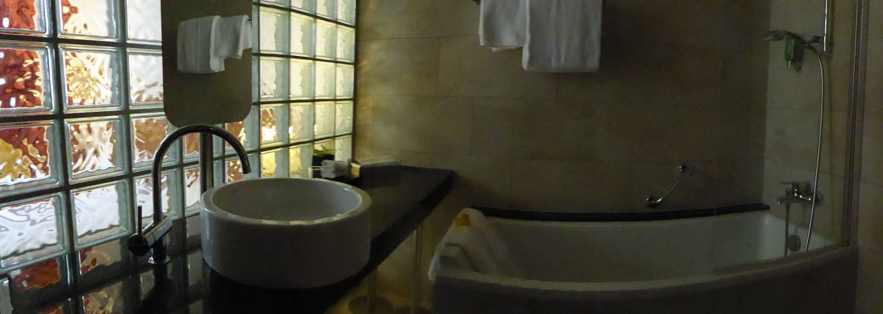 Bad Zi. 126 Mövenpick Hotel Berlin