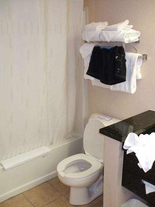 Badezimmer Clarion Suites Maingate Resort