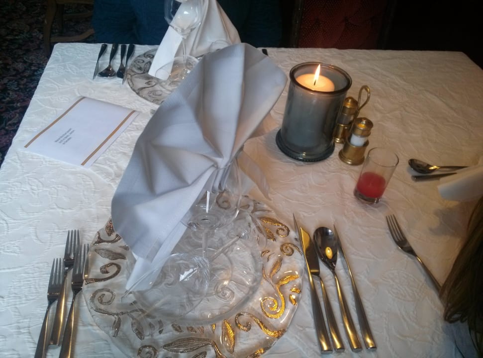 Schickes Platz-Set Alpine Resort Sportalm