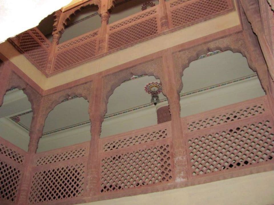 Blick zu Zimmeremporen Jagat Palace