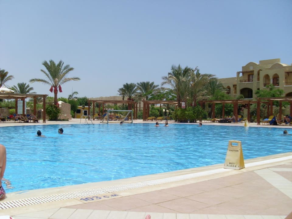 Pool am Mittag Hotel JAZ Makadi Star & Spa
