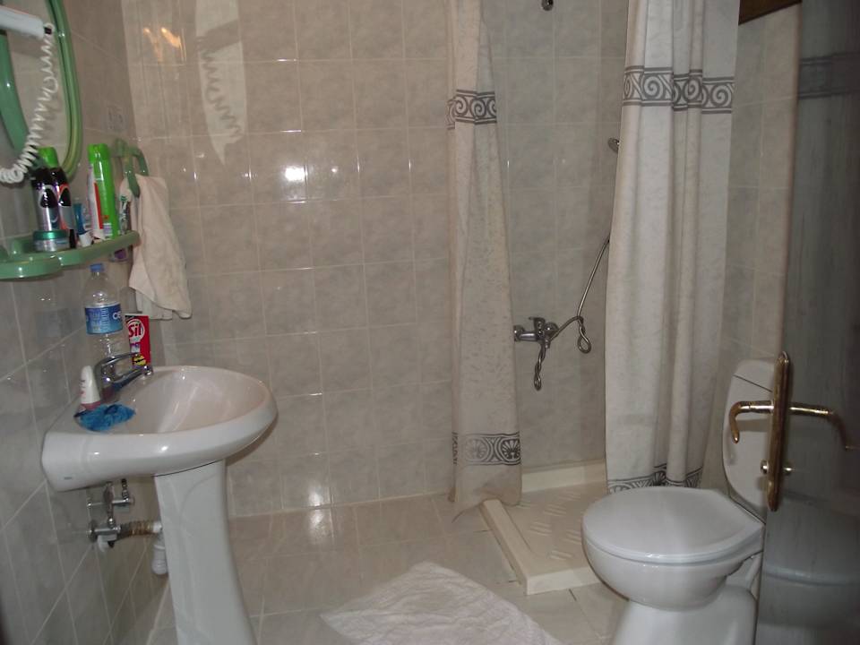 Badezimmer Semoris Hotel