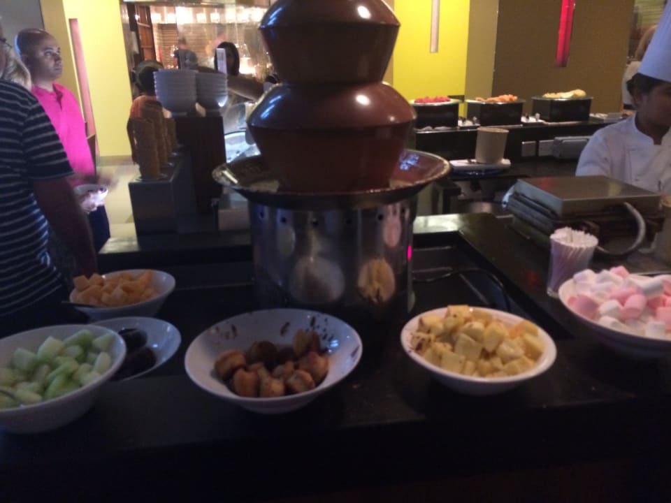 Schokobrunnen und frische früchte Jumeirah Beach Hotel