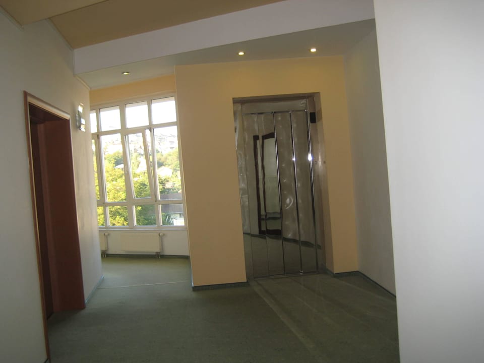 Aufzug im Hotel Opal Hotel Opal