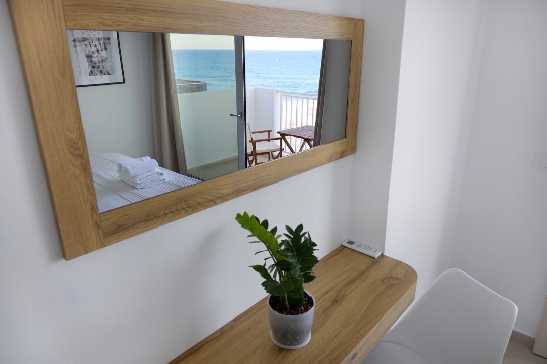 Zimmer Sea Breeze Hotel