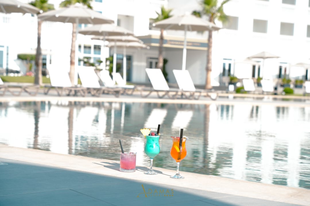 Gastro Adamas Resort & Hotel