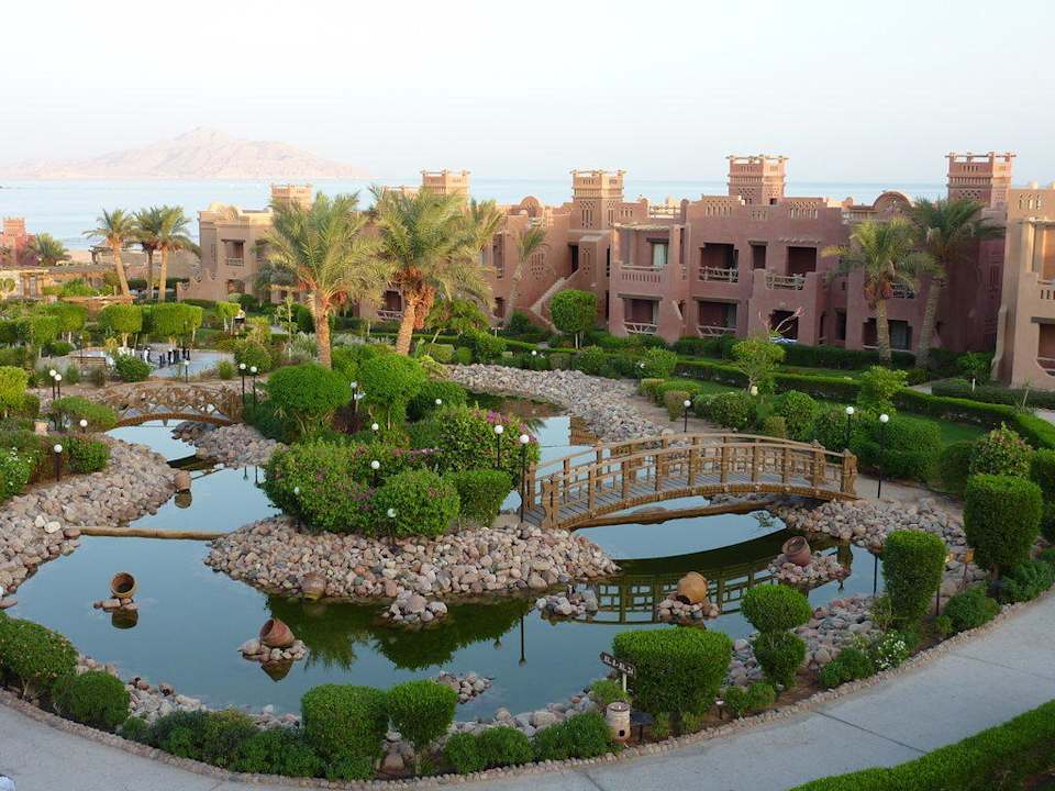 Blick in die hotelanlage Charmillion Sea Life Resort