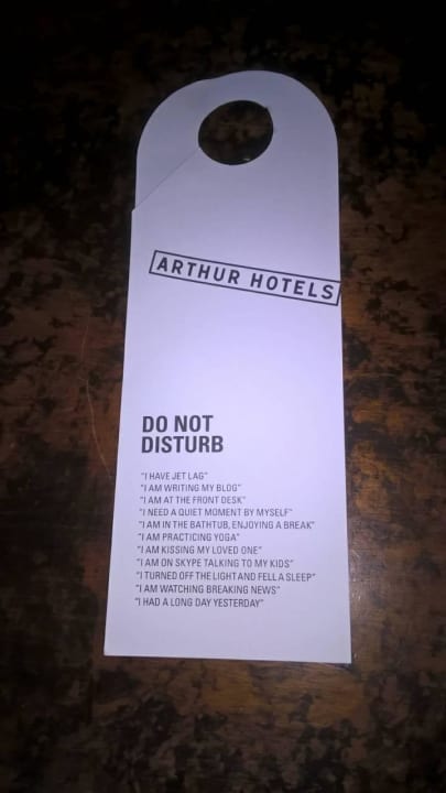 Mal nicht 08/15 Hotel Kong Arthur