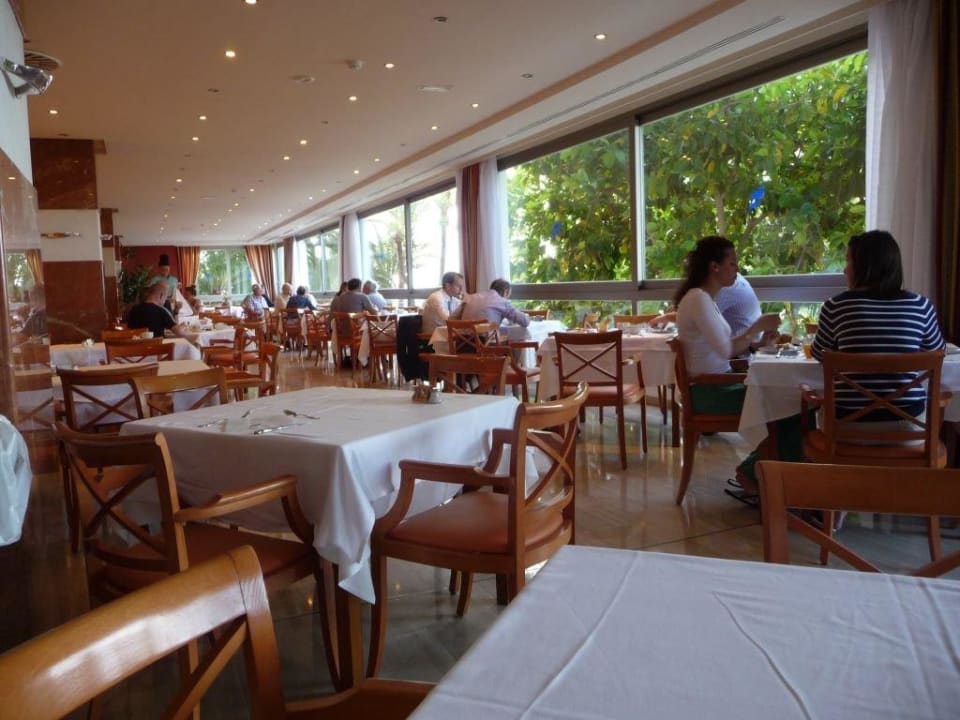 Restaurant mit Blick auf den Garten THB Los Molinos - Adults only
