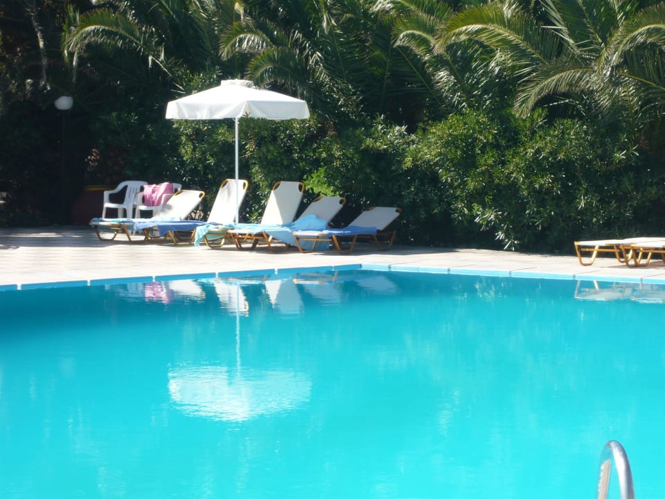 Großer Pool Aphrodite Hotel