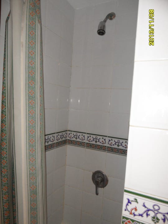 Beznadziejny przysznic przy sufucie Sunny Days Palma De Mirette Resort & Spa