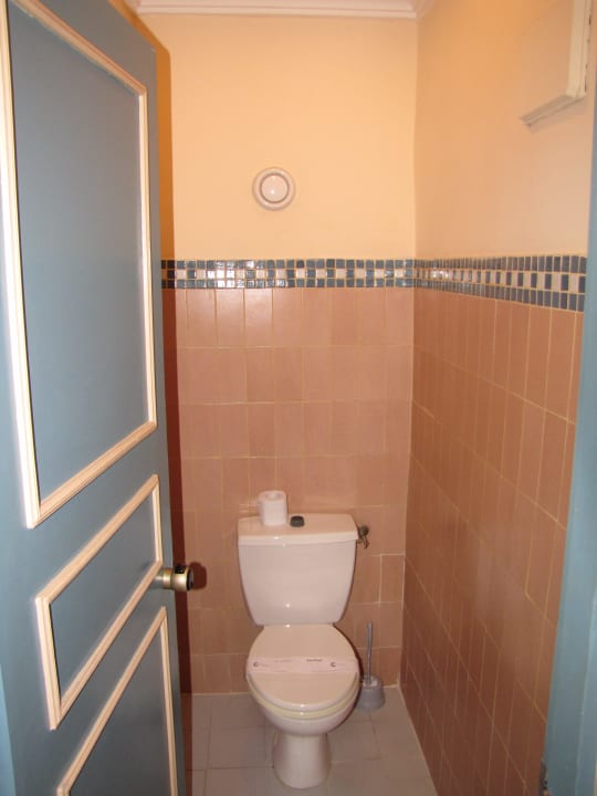 WC Hotel Le Tazarkount