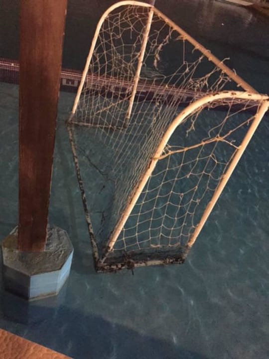 Tor verrostet und defekt im Kinderpool Hotel Golden Odyssey