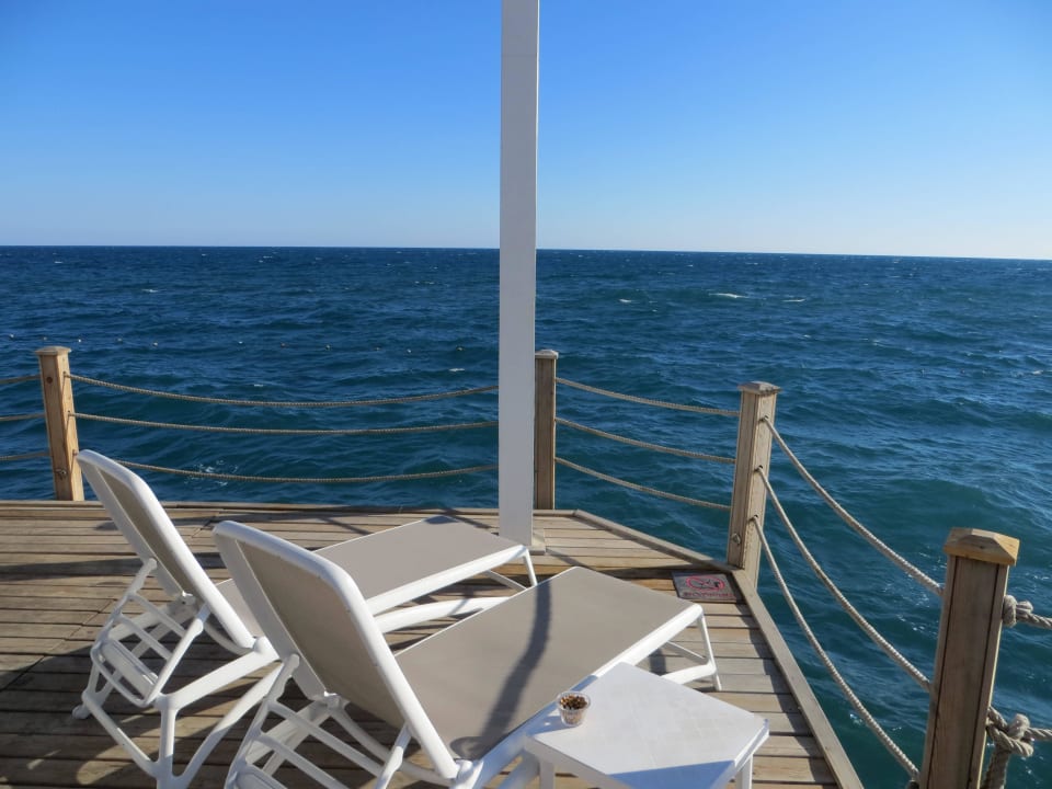Liegen auf dem Steg Sirene Belek Hotel