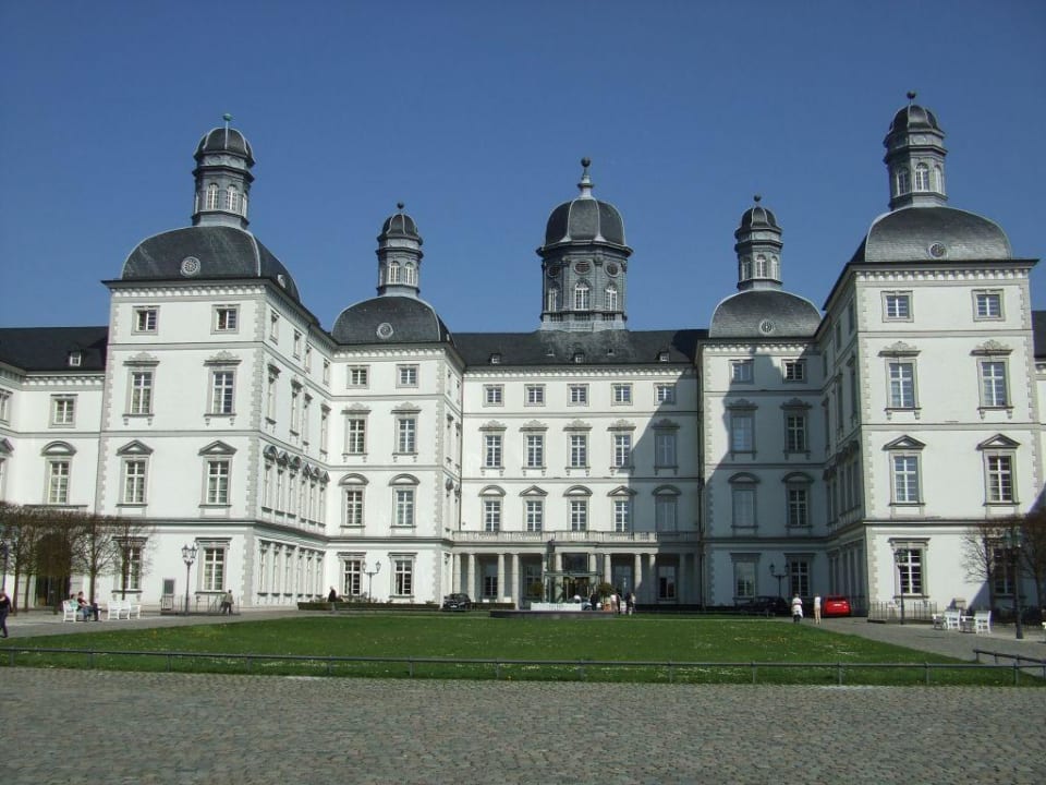 Schloss Bensberg Aussenansicht Althoff Grandhotel Schloss Bensberg