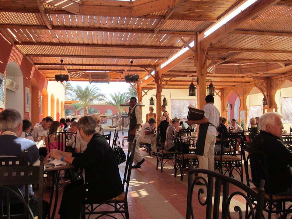 Hauptrestaurant draußen Pickalbatros Alf Leila Wa Leila Resort - Neverland Hurghada