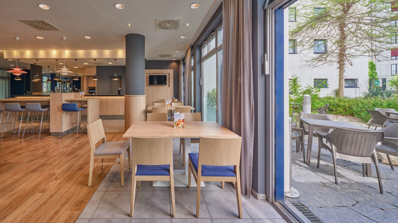 Gastro Holiday Inn Express Berlin City Center