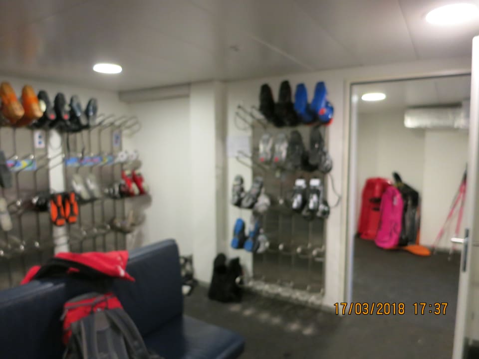 Skischuhe beheizbar Sunstar Hotel Arosa