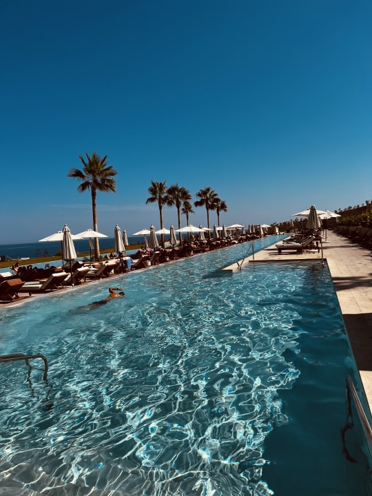 Pool The Royal Senses Resort, Curio Collection by Hilton