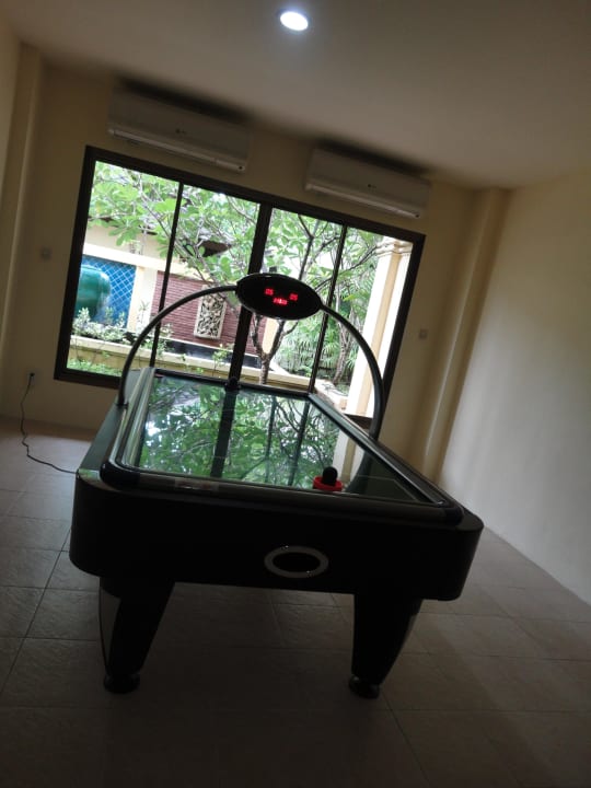 AirHockey im Hotel Seaview Khao Lak Resort
