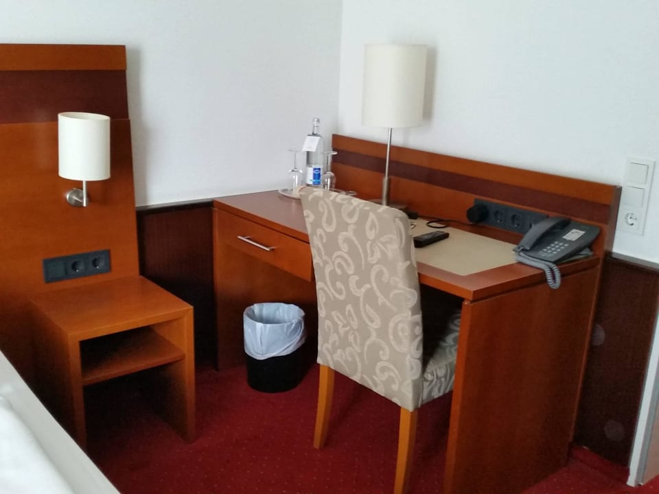 Schreibtisch Hotel Aquis Grana City