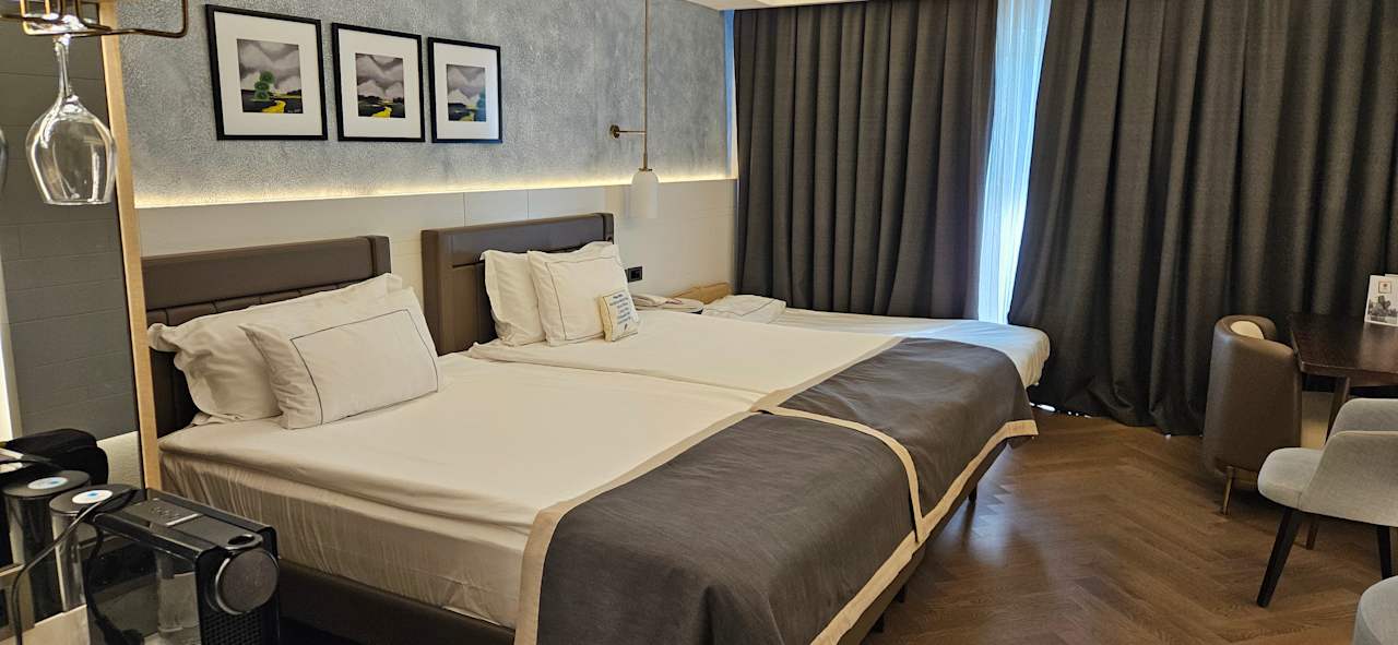 Zimmer Lara Barut Collection