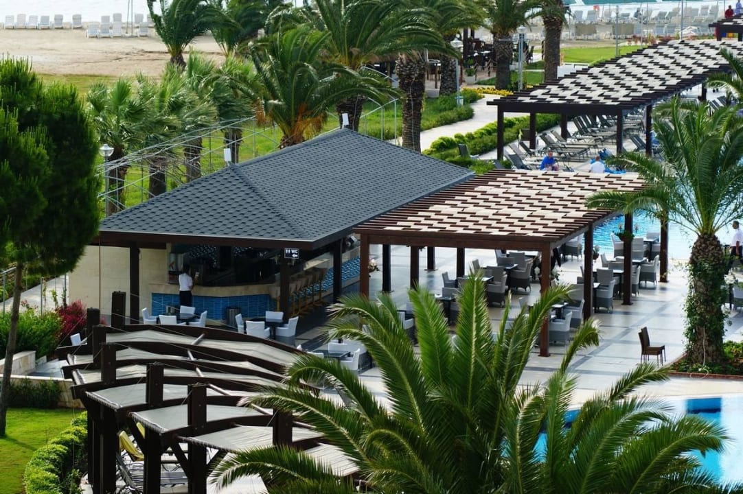 1 z 3 barów przy basenie - widok z pokoju Venosa Beach Resort & Spa