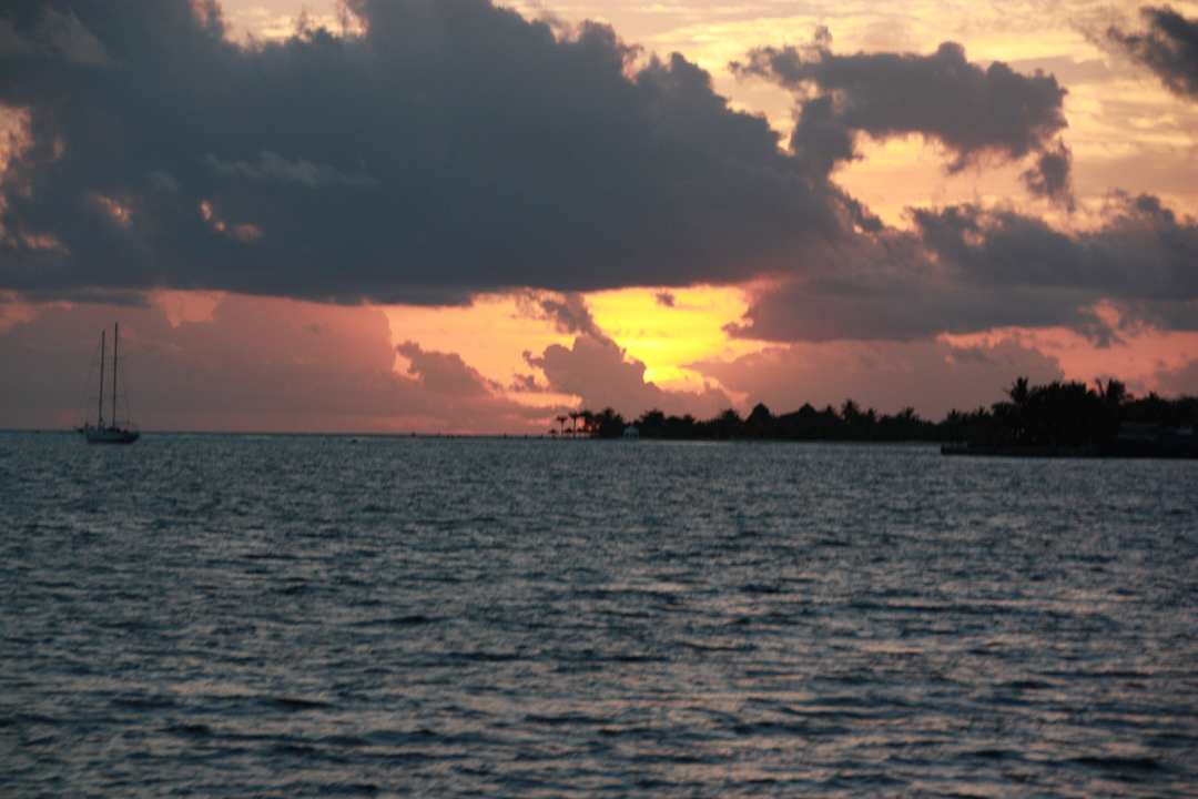 Sonnenuntergang Kuredu Island Resort & Spa