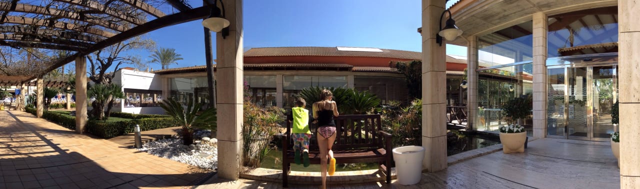 Panoramasicht der Innenanlage Mar Hotels Playa Mar & Spa