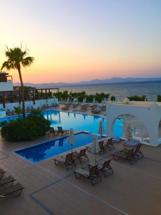 Sonnenuntergang  TUI BLUE Oceanis Beach and Spa Resort