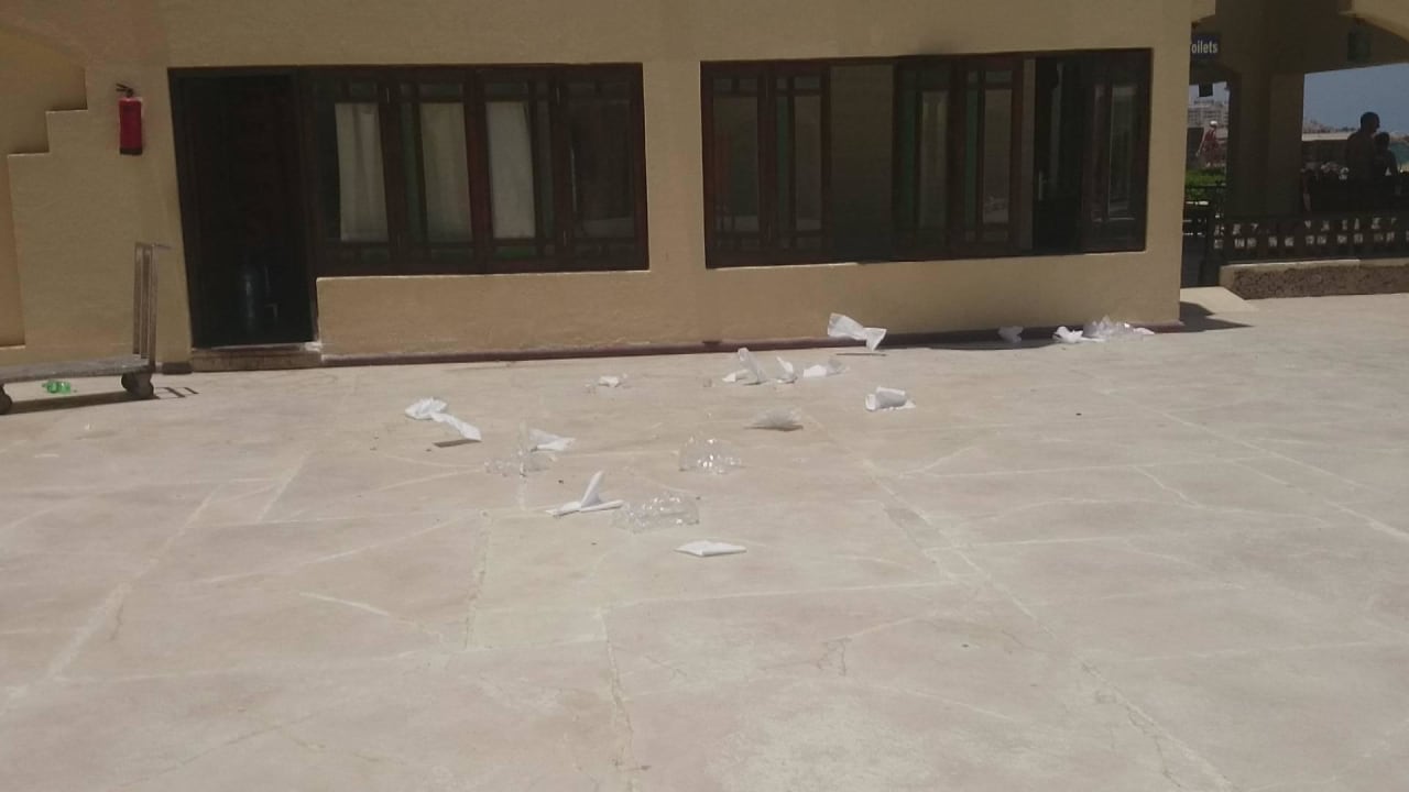 Tornardo aus Müll und niemand räumt es weg Sunny Days Palma De Mirette Resort & Spa