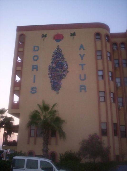 Logo auf der Hauswand Doris Aytur Hotel