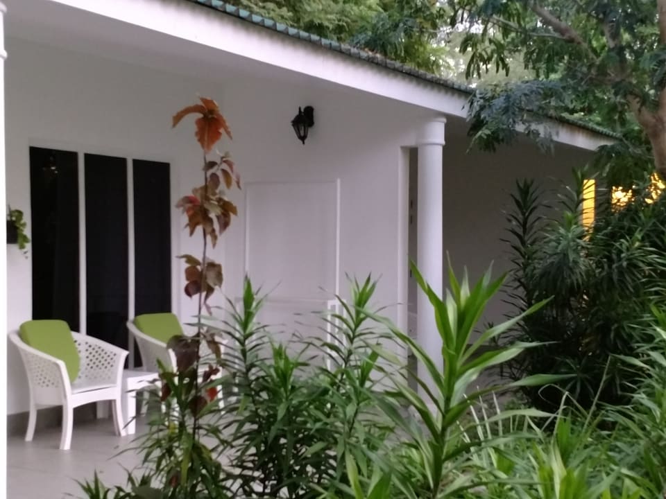 Zimmer Equator Village Resort