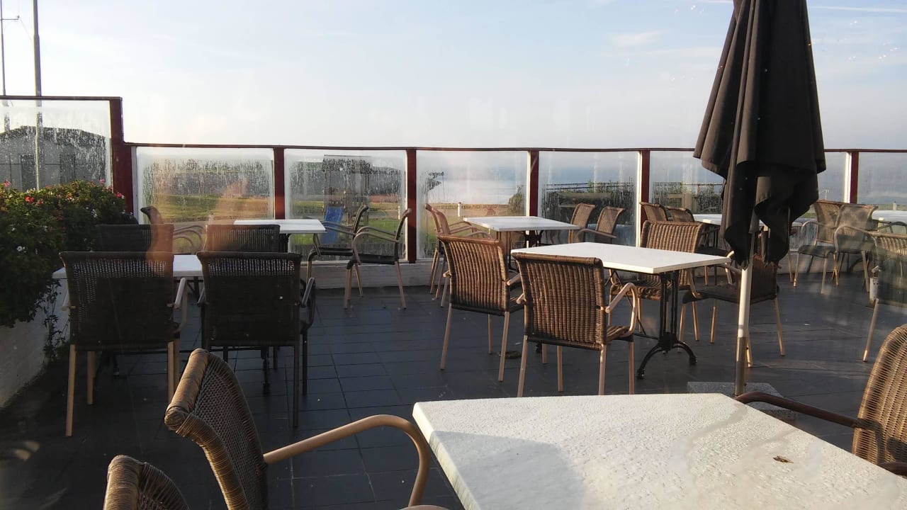 Terrasse vom Büffet Raum Hotel Oosterschelde