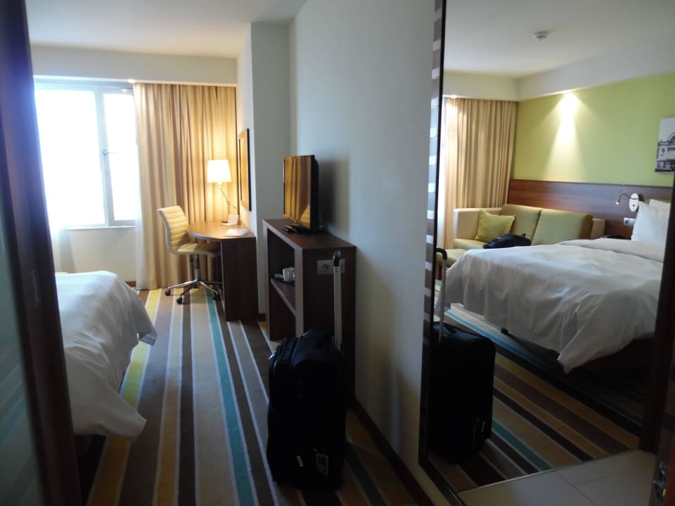 Zimmer 1701 - Blick ins Zimmer Hampton by Hilton Warsaw City Centre