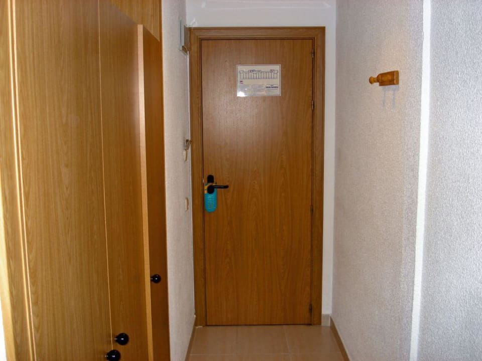 Tür in Zimmer 602 Valentin Reina Paguera