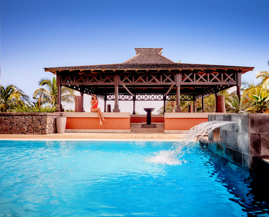 Pool Iloha Seaview Hotel