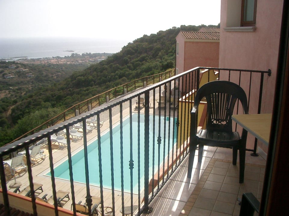 Balkon und Pool Hotel Castello Budoni