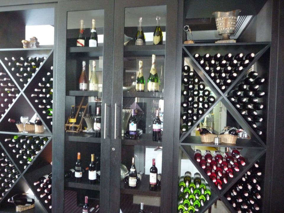 Weinregal im Franz. Restaurant Rixos Premium Belek