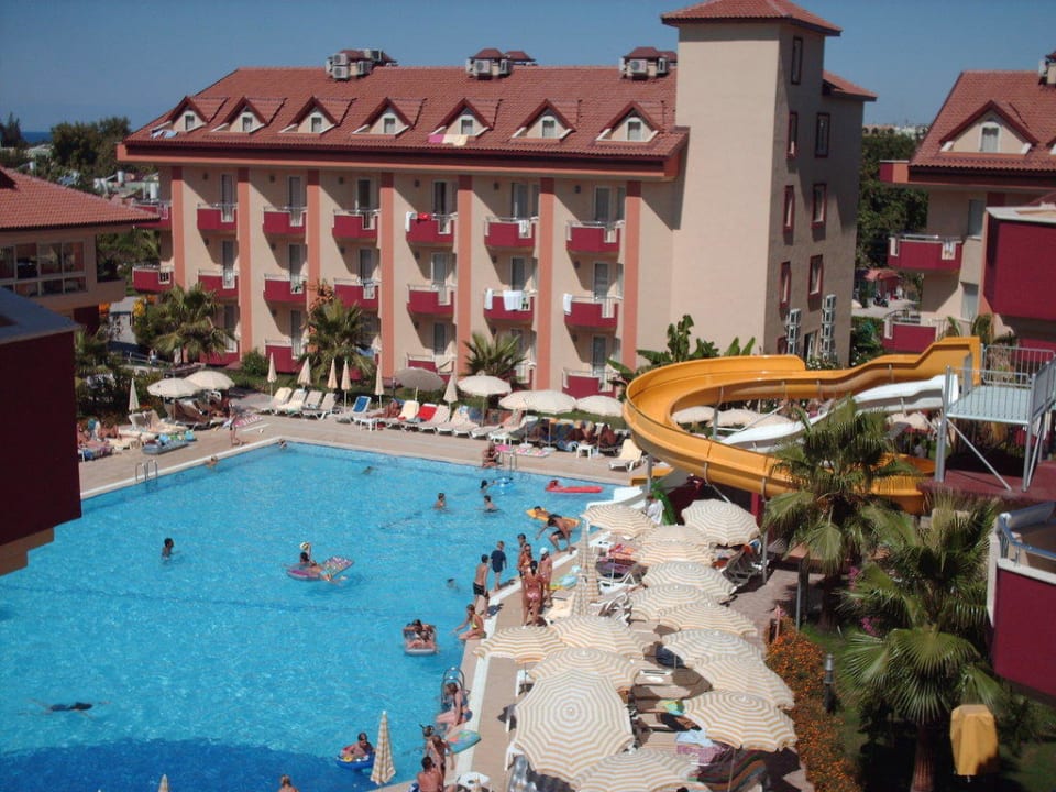 Der Pool mit Rutschen Hotel Orfeus Park