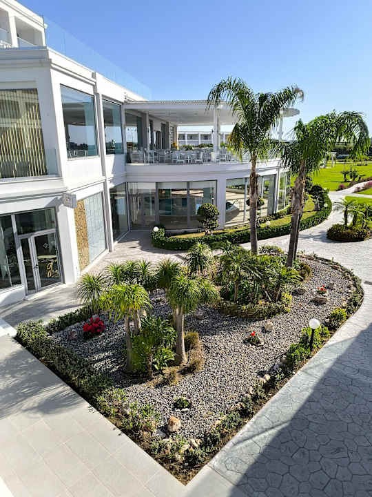 Gartenanlage Asterias Beach Resort