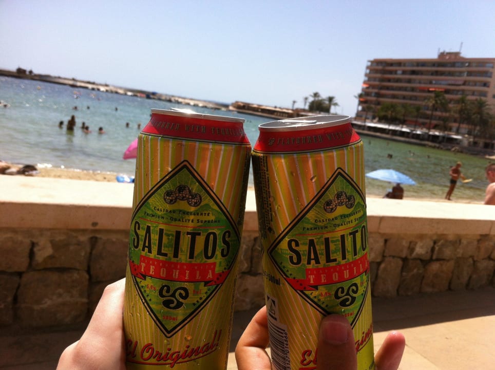 Prost! Die kleine Badebucht BQ Aguamarina Boutique Hotel