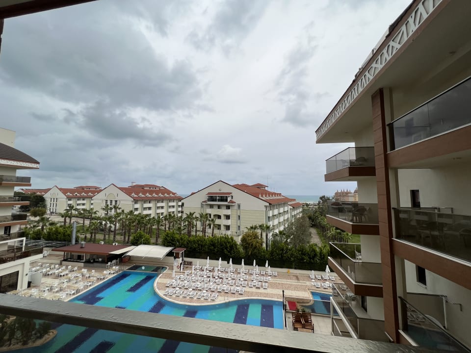 Pool Glamour Resort & Spa