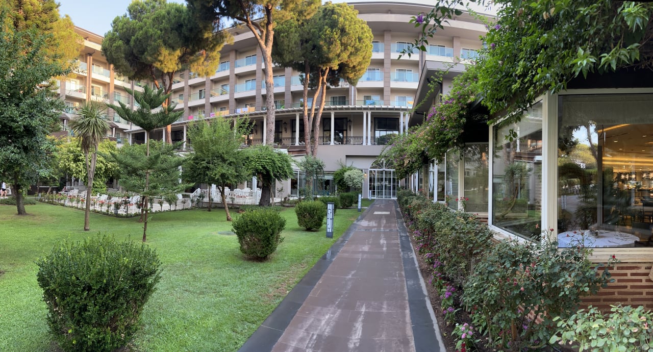 Gartenanlage Papillon Ayscha