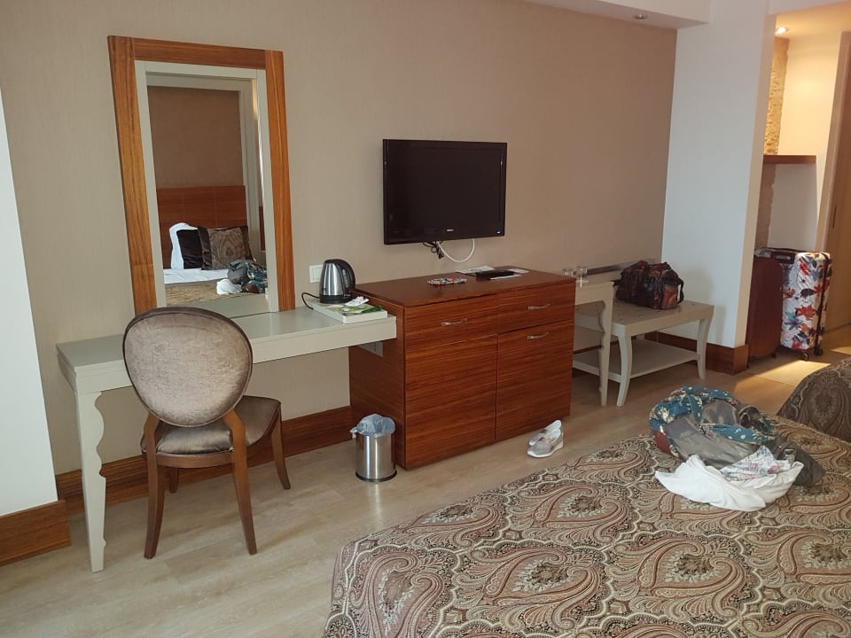 Zimmer Well Palace Side