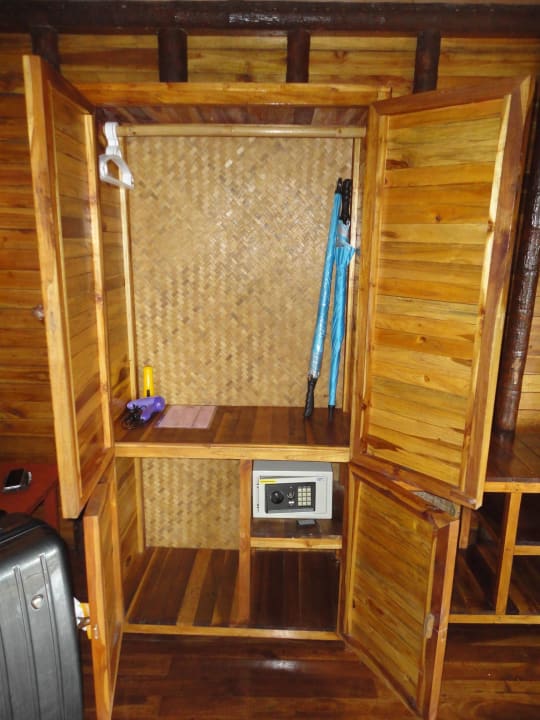 Safe und Kleiderschrank  KohJum Resort