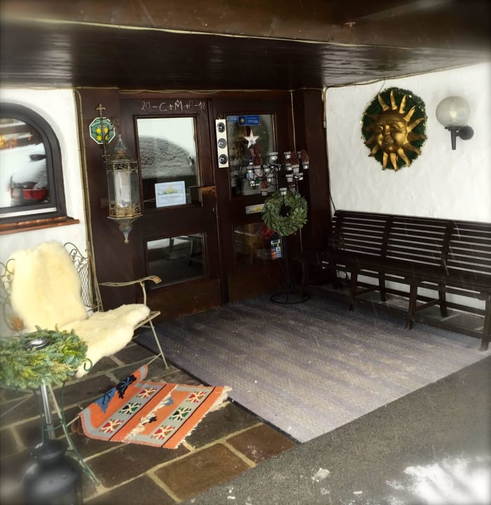 Eingang Hotel Garni Sonnen - Alp